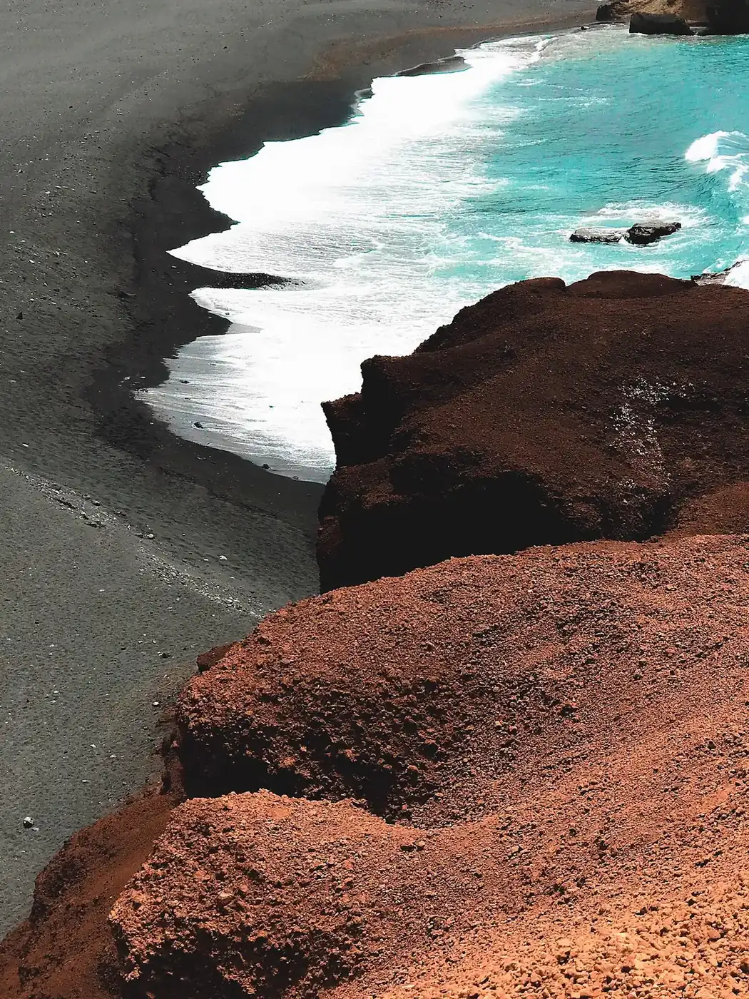 Playa roja volcánica - Lanzarote